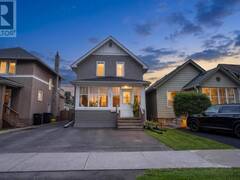 423 Marks ST S Thunder Bay Ontario, P7E 1M4