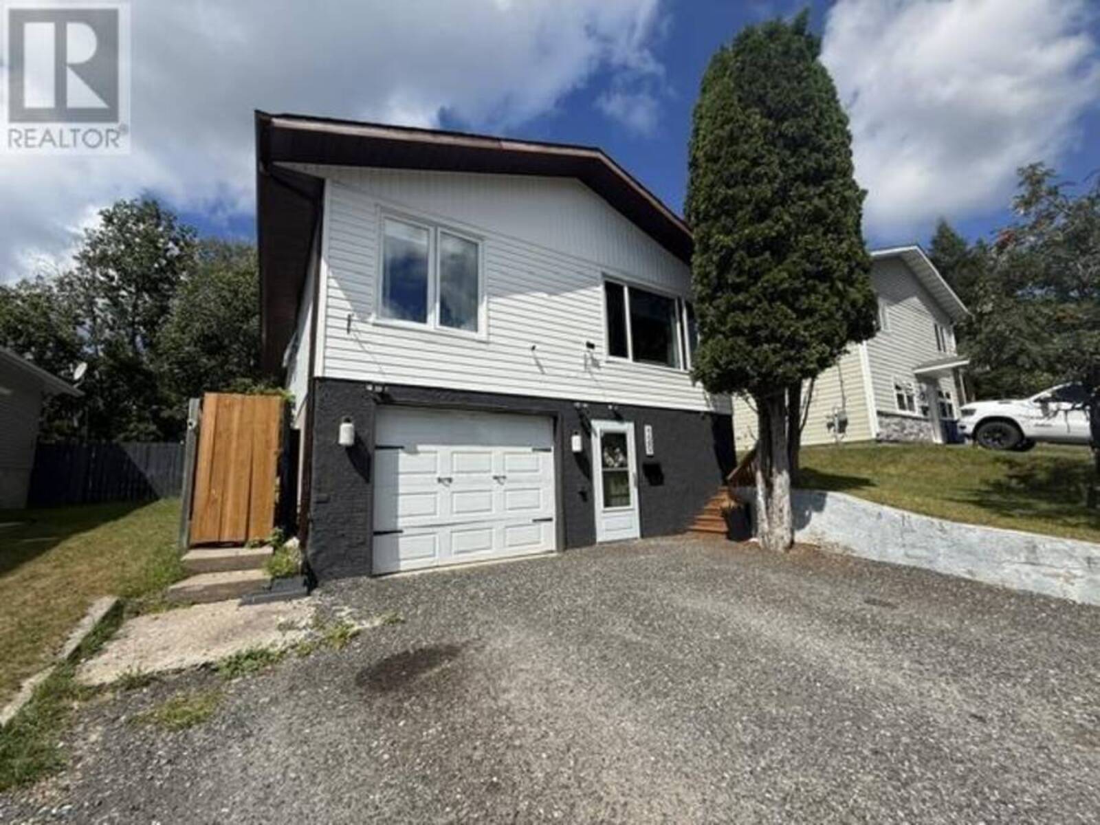 120 Minto Cres, Kenora, Ontario P9N 3K2