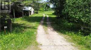 40 BIRCH ROAD | Lake of the Woods Ontario | Slide Image Three
