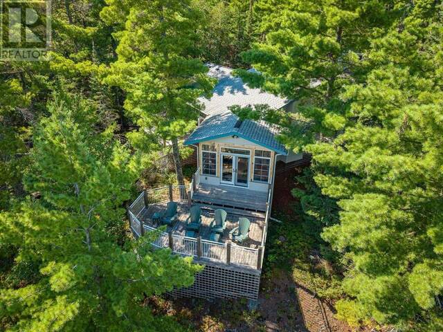 19 BR RD 15 STORM BAY RD|Lake of the Woods, Storm Bay road Kenora Ontario, P0X 1H0 - 3 Bedrooms Waterfront Home For sale