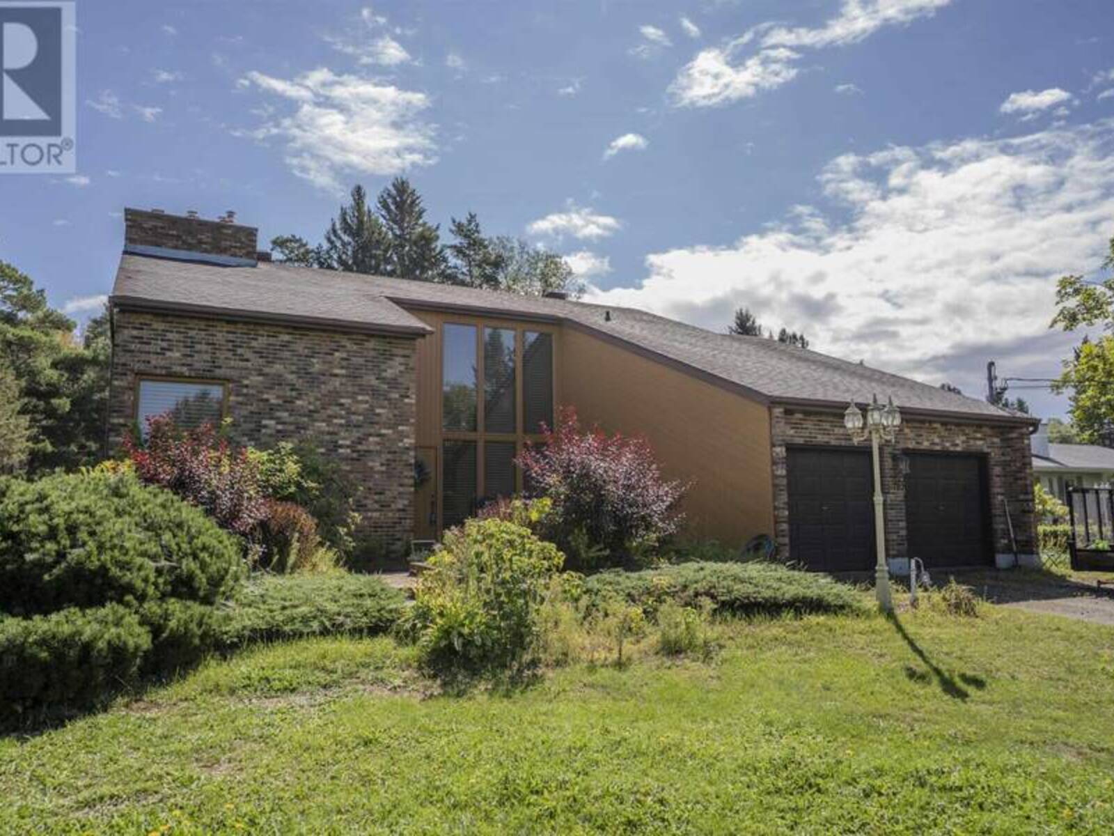 1702 Glenwood CRES, Thunder Bay, Ontario P7K 1N3
