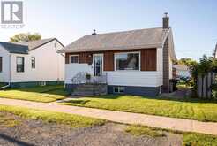 218 Christina Street E | Thunder Bay Ontario | Slide Image Two