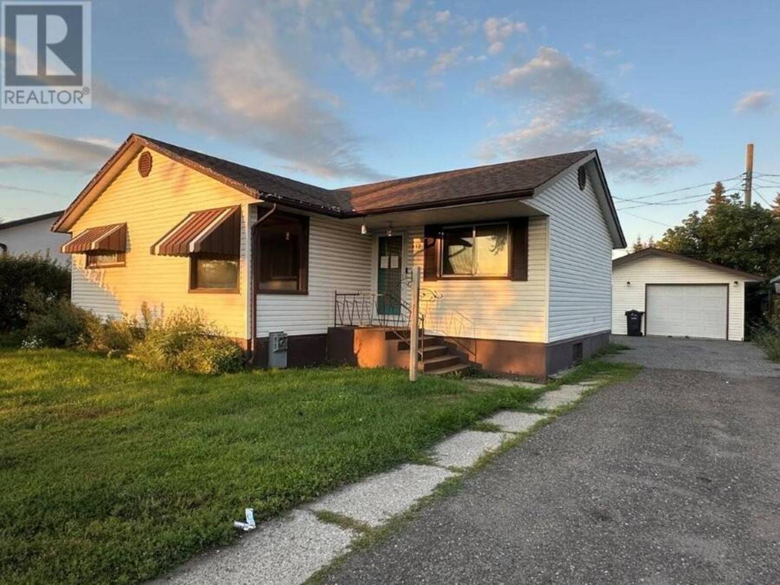 412 James Street S, Thunder Bay, Ontario P7E 2V5