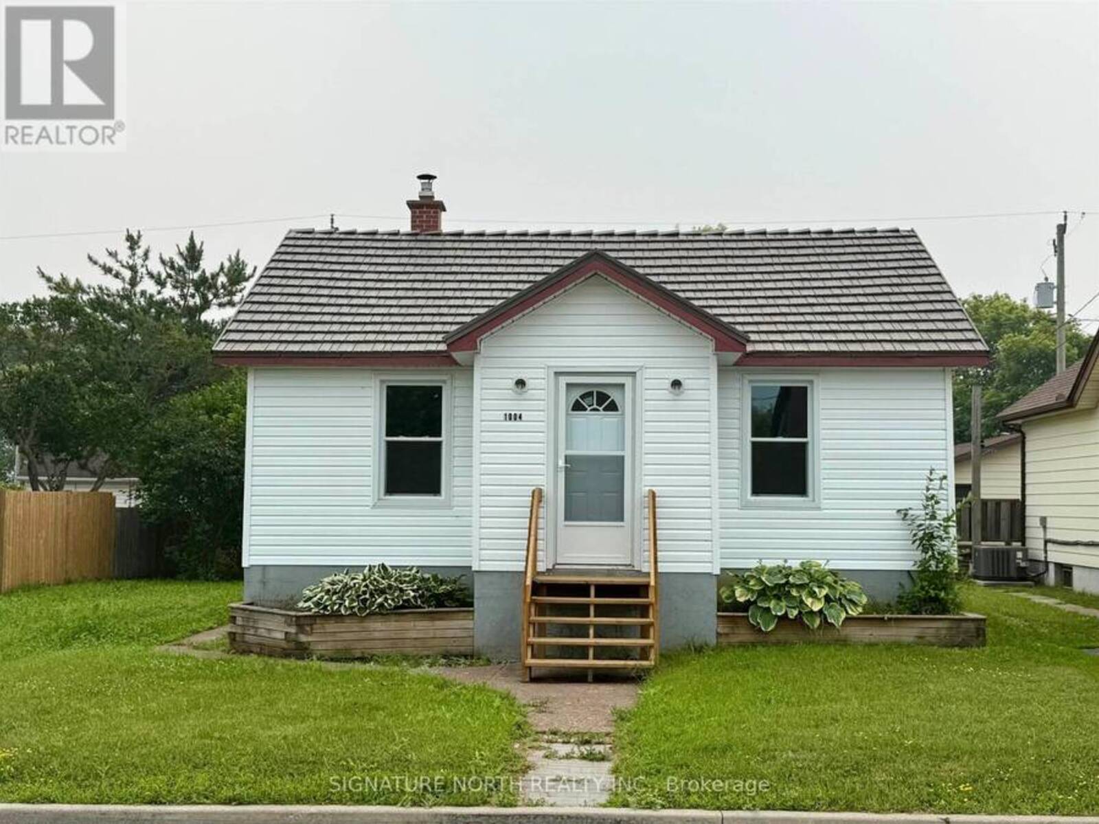 1004 GORE STREET W, Thunder Bay, Ontario P7E 3T1