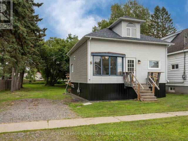 238 ANGUS STREET Thunder Bay Ontario, P7A 2Y4 - 2 Bedrooms Home For Sale