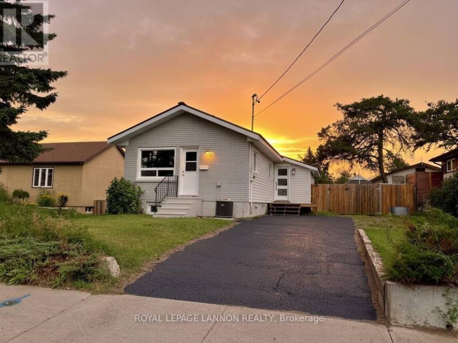 330 ARUNDEL STREET, Thunder Bay, Ontario P7A 1L3