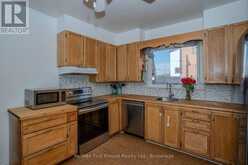 138 ROWAND STREET | Thunder Bay Ontario | Slide Image Nine