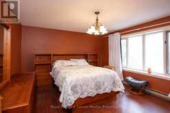 300 WEST BEACH DRIVE | Kenora Ontario | Slide Image Thirty-four