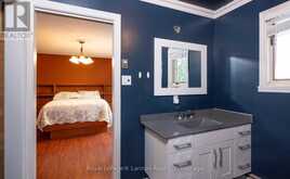 300 WEST BEACH DRIVE | Kenora Ontario | Slide Image Thirty-six