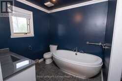 300 WEST BEACH DRIVE | Kenora Ontario | Slide Image Thirty-seven