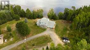 300 WEST BEACH DRIVE | Kenora Ontario | Slide Image Four
