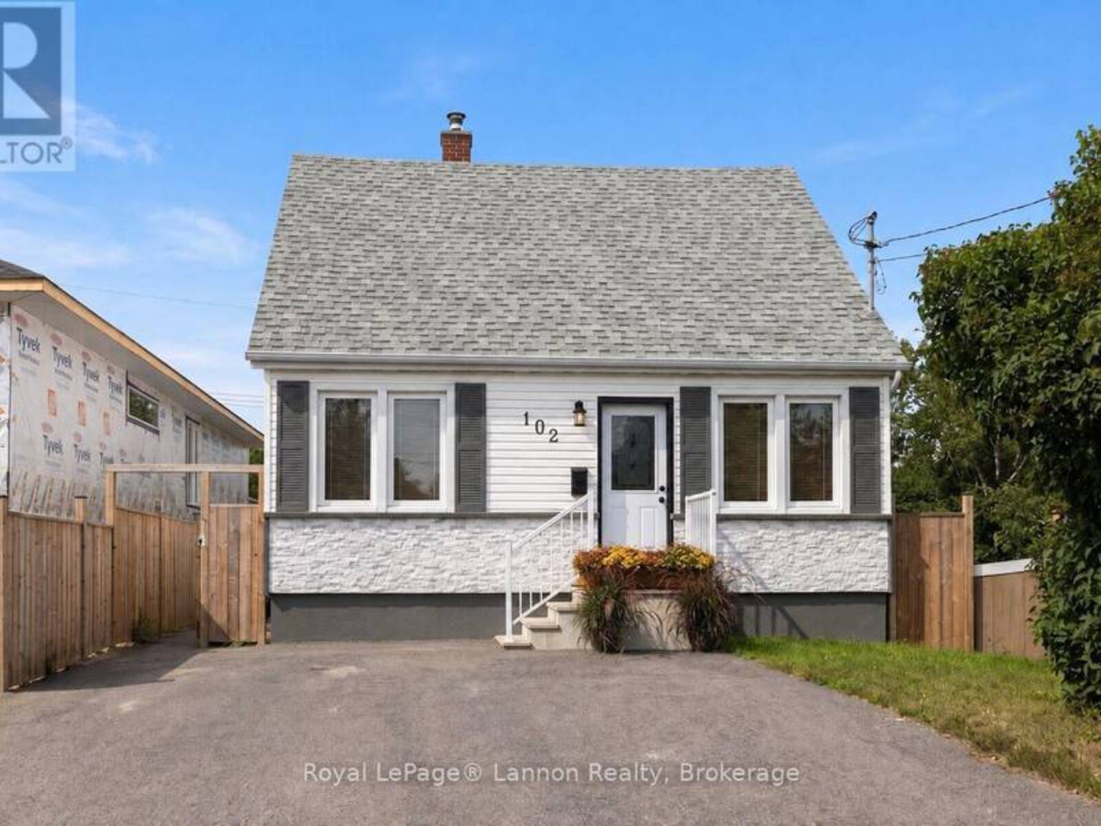 102 BRUCE STREET, Thunder Bay, Ontario P7A 5W6