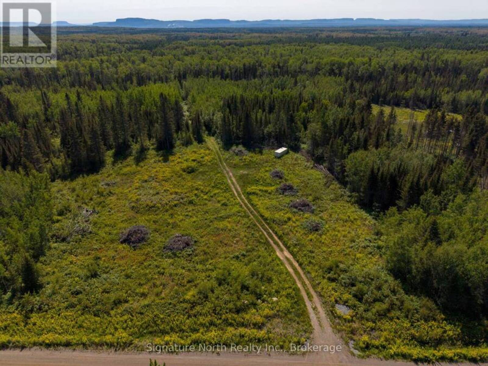 1051 RED PINE WAY, Thunder Bay, Ontario P7G 1N1