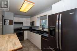 271 CHRISTINA STREET W | Thunder Bay Ontario | Slide Image Twelve