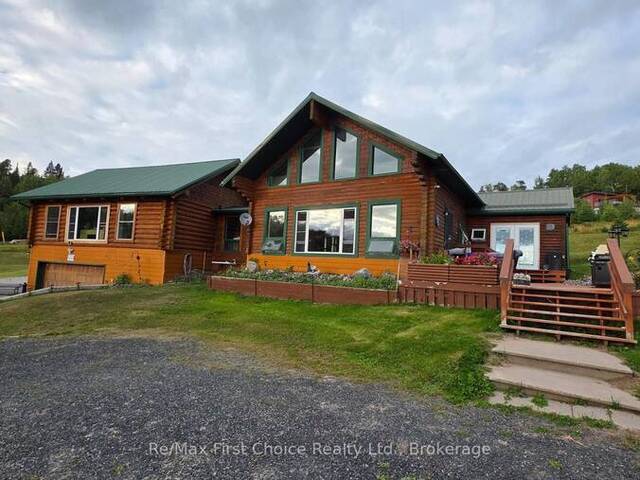812 ESSEX ROAD E Kenora Ontario, P9N 4P2 - 2 Bedrooms Waterfront Home For sale