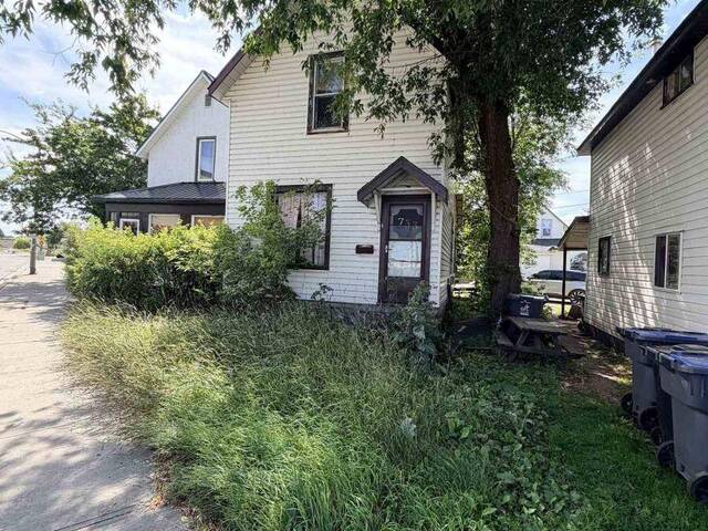 733 SIMPSON STREET Thunder Bay Ontario, P7C 3K2 - 2 Bedrooms Home For Sale