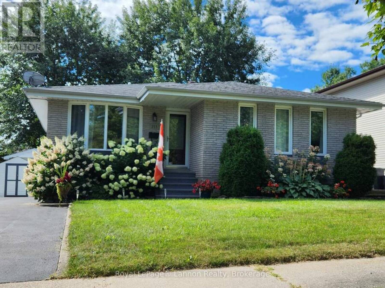 253 DOWNING STREET, Thunder Bay, Ontario P7A 7Z4