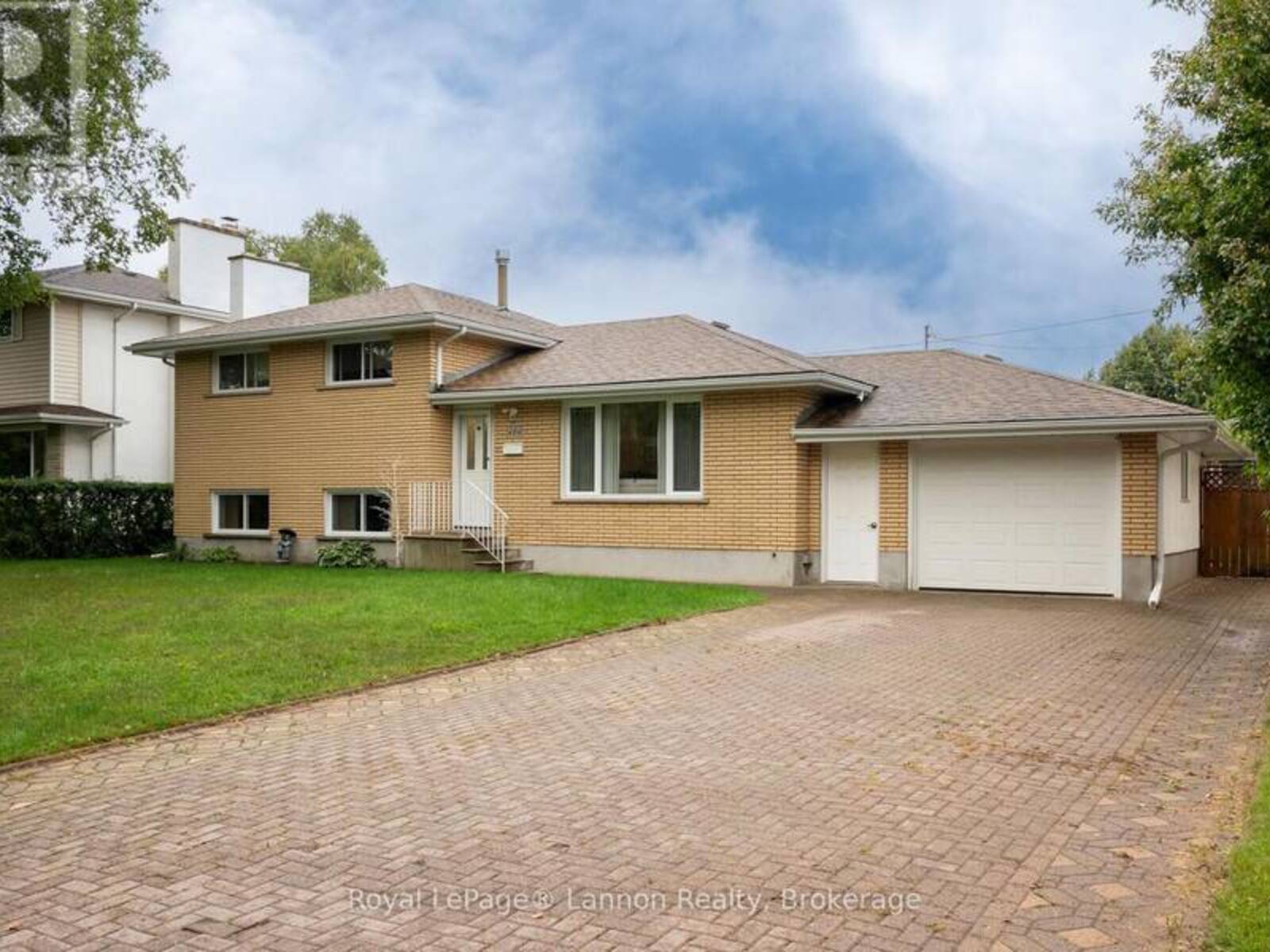 404 RIVERVIEW DRIVE, Thunder Bay, Ontario P7C 1R6