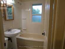 2126 MCGREGOR AVENUE | Thunder Bay Ontario | Slide Image Fifteen