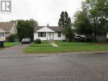 2126 MCGREGOR AVENUE | Thunder Bay Ontario | Slide Image Two