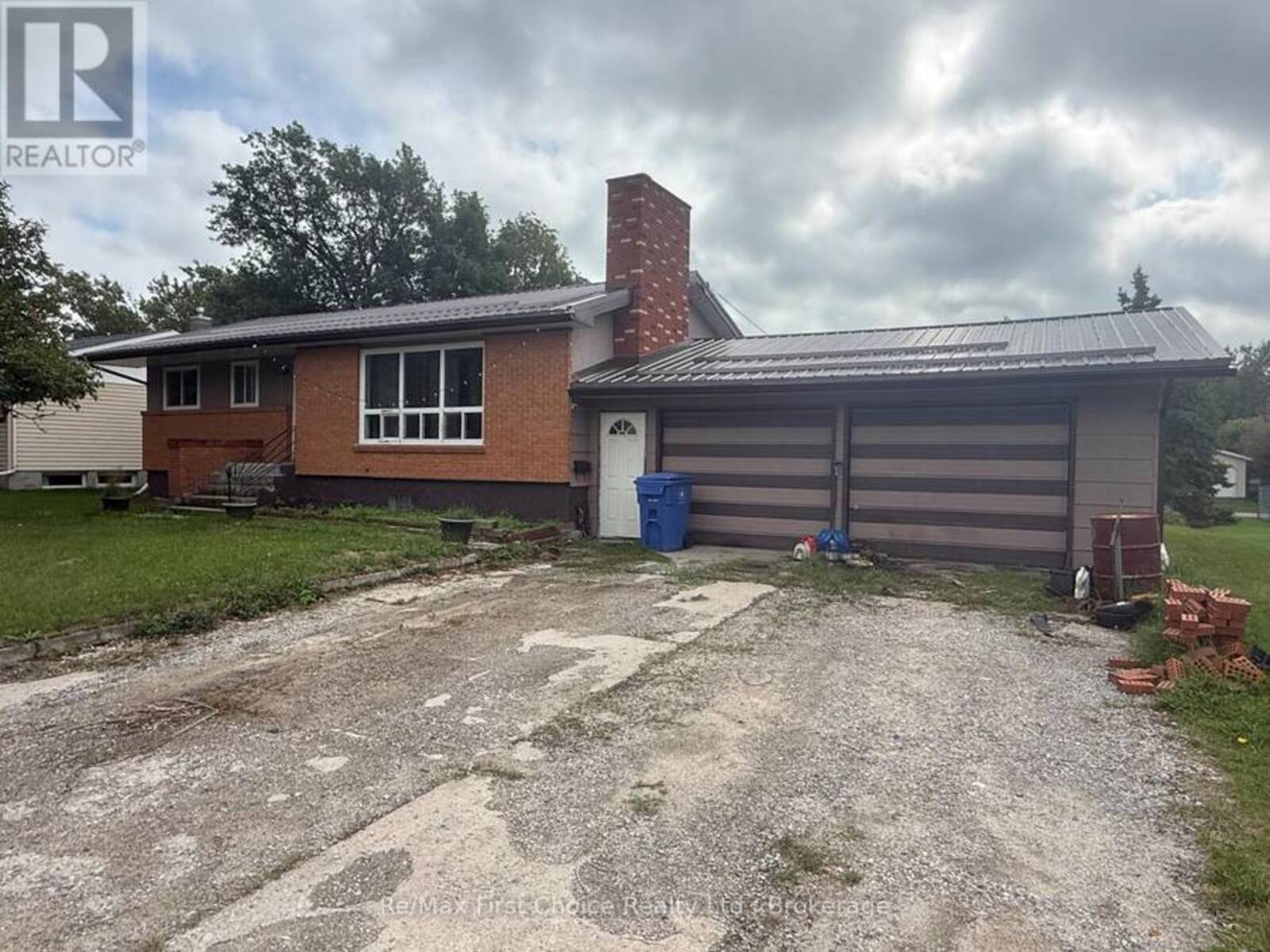210 ST. CHARLES STREET, Dryden, Ontario P8N 1M1
