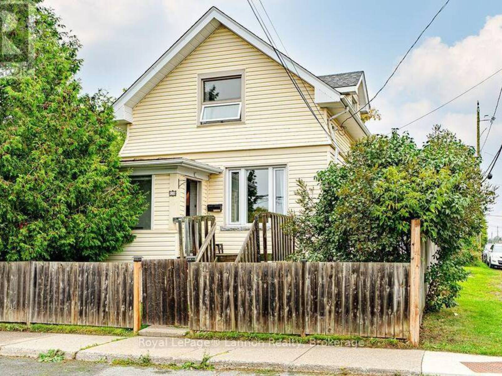 138 COLLEGE STREET, Thunder Bay, Ontario P7A 5J5