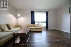 569 MCGILL CRESCENT | Thunder Bay Ontario | Slide Image Three