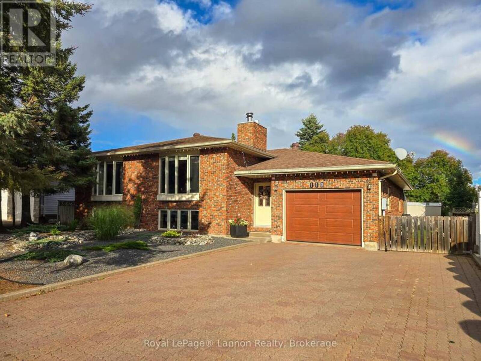 110 CHERCOVER DRIVE, Thunder Bay, Ontario P7G 1A7