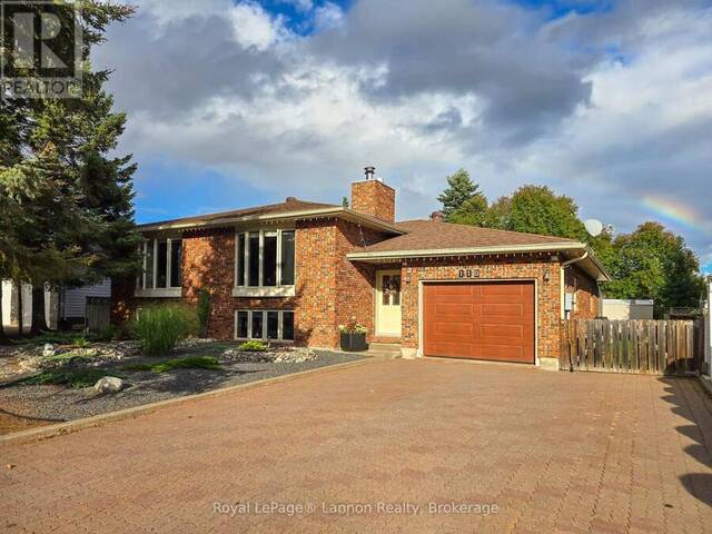 110 CHERCOVER DRIVE Thunder Bay Ontario, P7G 1A7 - 4 Bedrooms Home For Sale
