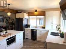417 STRAND AVENUE | Thunder Bay Ontario | Slide Image Eleven