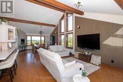 401 BARRIE DRIVE | Thunder Bay Ontario | Slide Image Seventeen