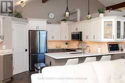 401 BARRIE DRIVE | Thunder Bay Ontario | Slide Image Nineteen