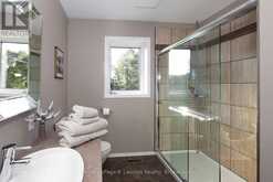 401 BARRIE DRIVE | Thunder Bay Ontario | Slide Image Thirty-three
