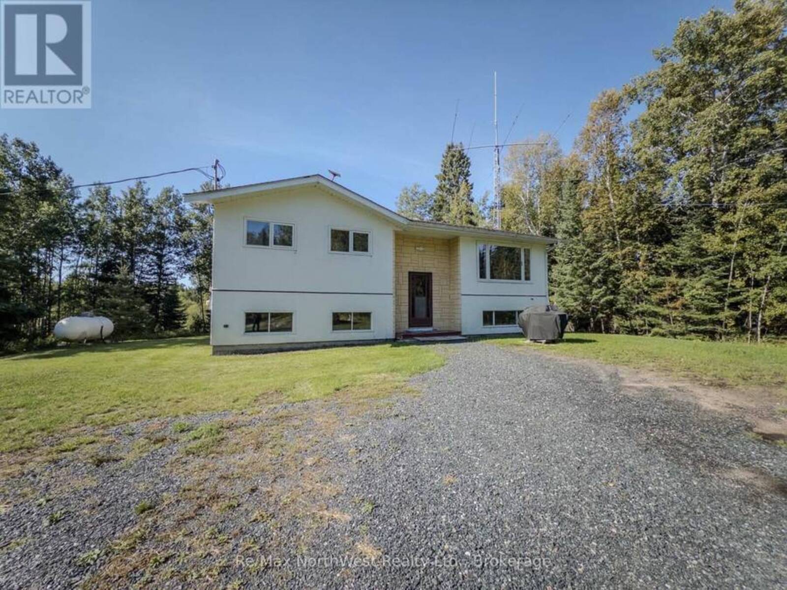 693 CARLTON ROAD, Kenora, Ontario P9N 0B8