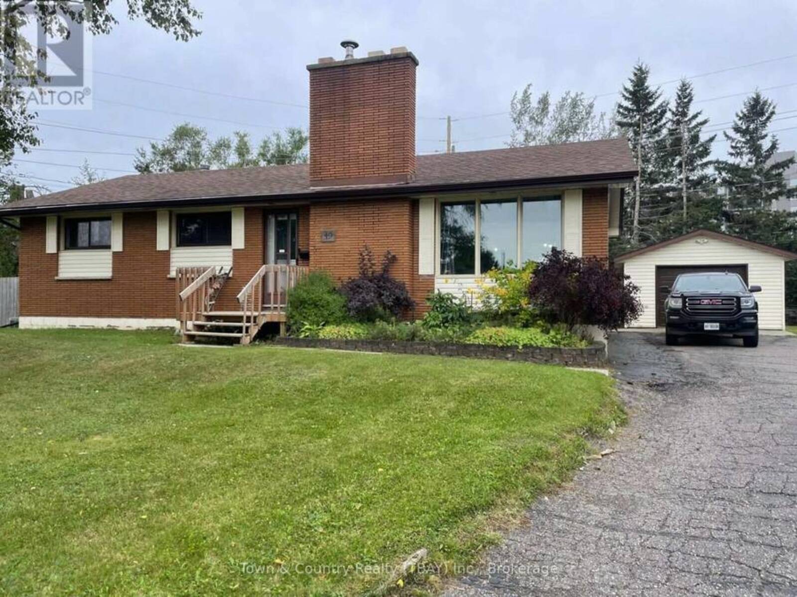 49 MELON STREET, Thunder Bay, Ontario P7A 6H8