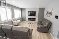 120 LIGHT COURT | Thunder Bay Ontario | Slide Image Eleven