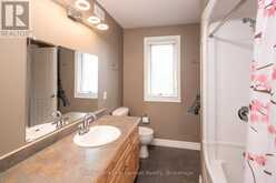 120 LIGHT COURT | Thunder Bay Ontario | Slide Image Twenty-four