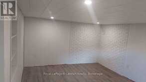 402 JAMES STREET N | Thunder Bay Ontario | Slide Image Twelve