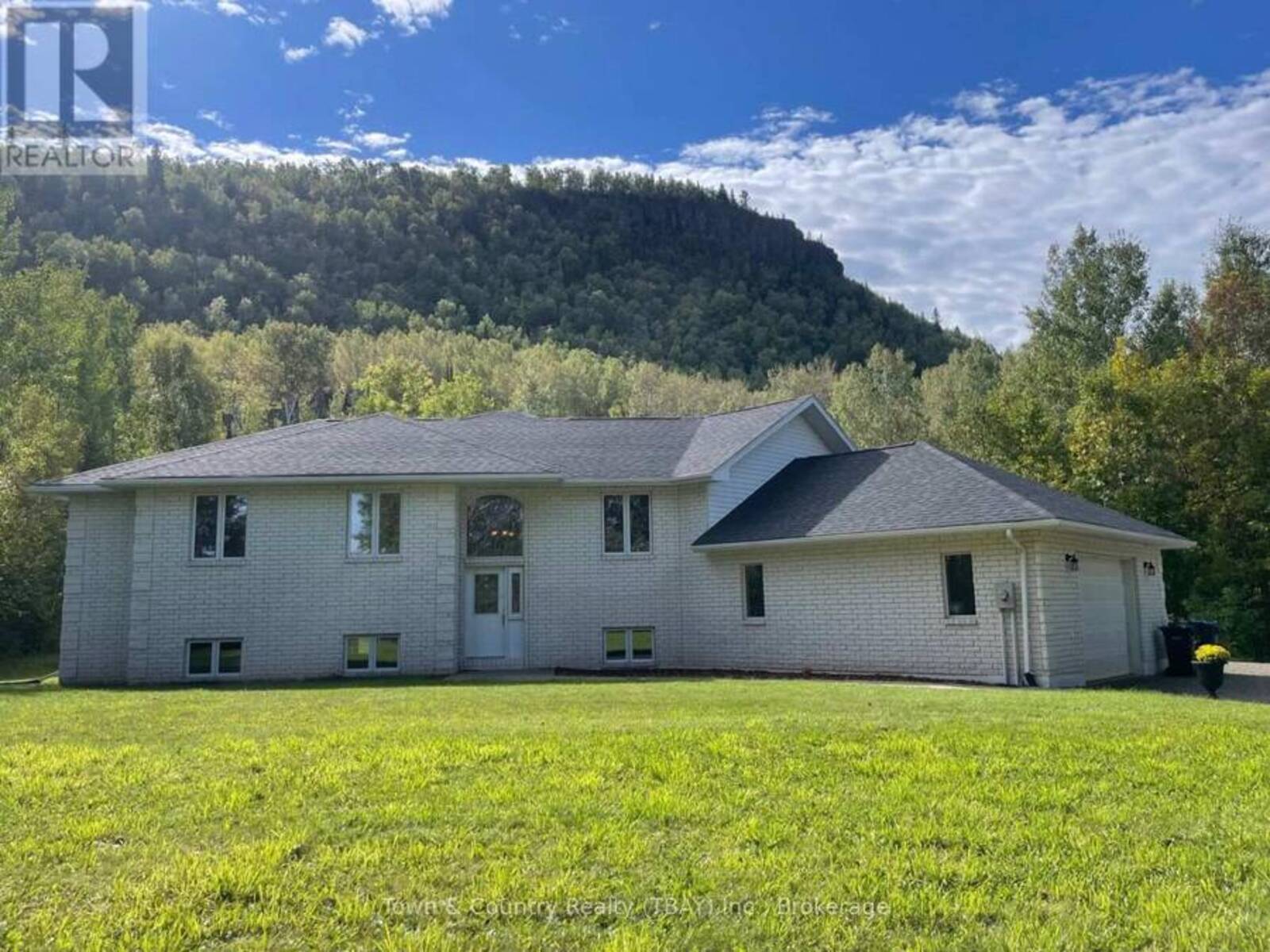 1990 LOCH LOMOND ROAD, Thunder Bay, Ontario P7J 1E9