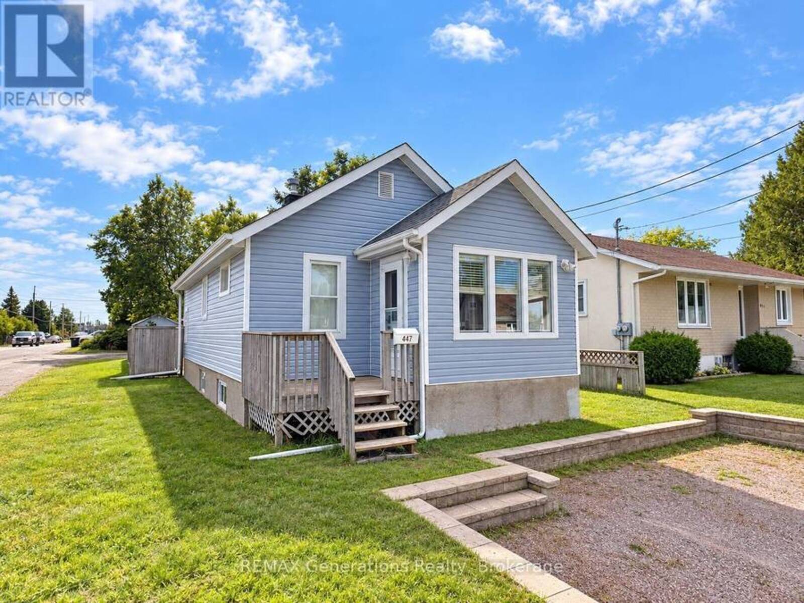 447 RITA STREET, Thunder Bay, Ontario P7A 1H8