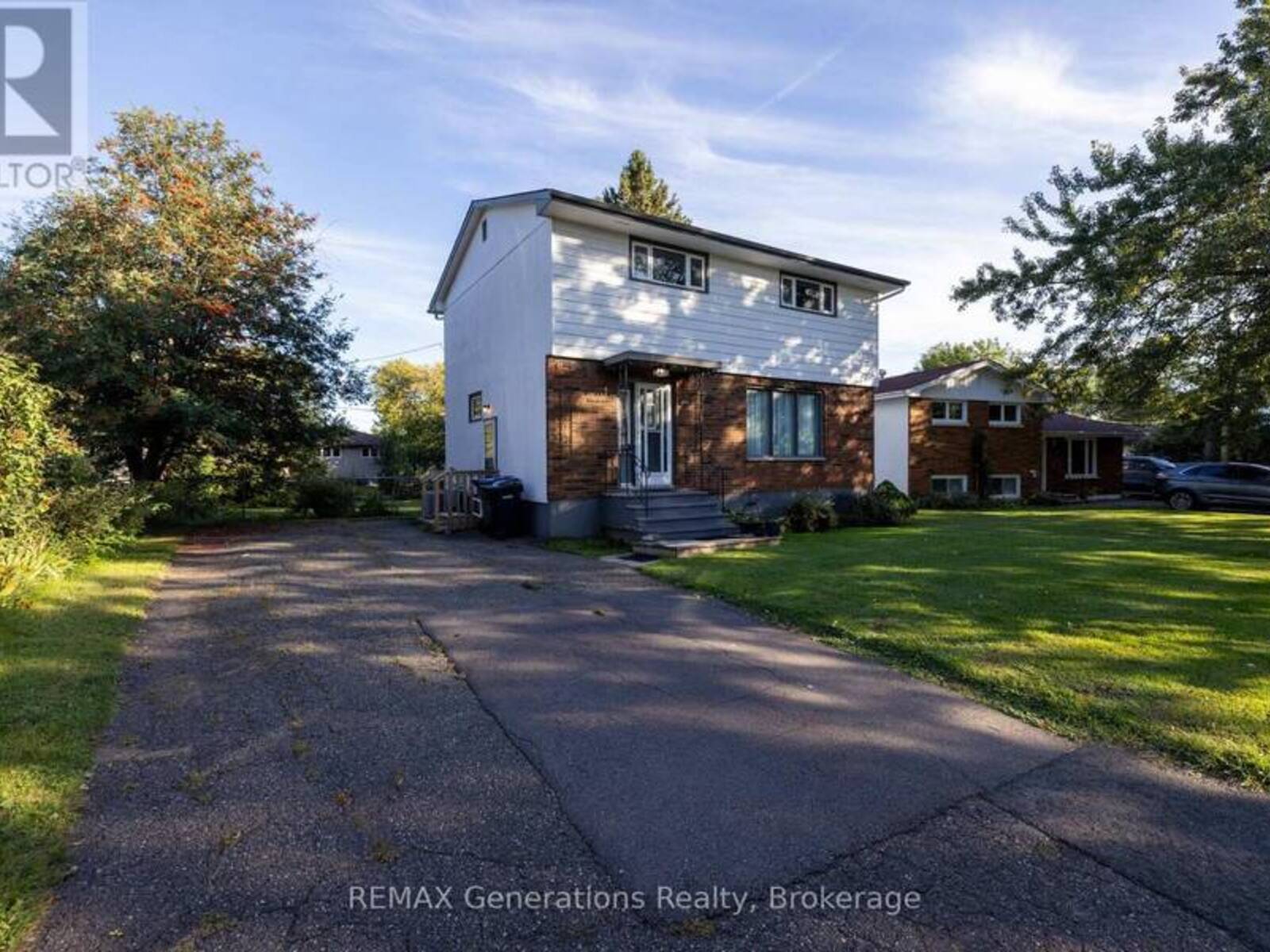 235 MAPLE AVENUE, Thunder Bay, Ontario P7B 4V6