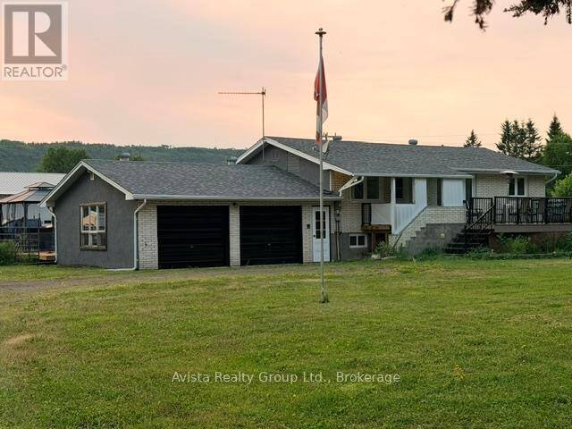 5751 HWY 61 ROAD Thunder Bay Ontario, P7L 0B1 - 5 Bedrooms Home For Sale