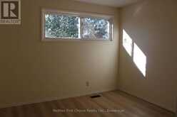 195 LIMBRICK STREET | Thunder Bay Ontario | Slide Image Nine