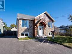 330 MONTCLAIR STREET Thunder Bay Ontario, P7A 1M4