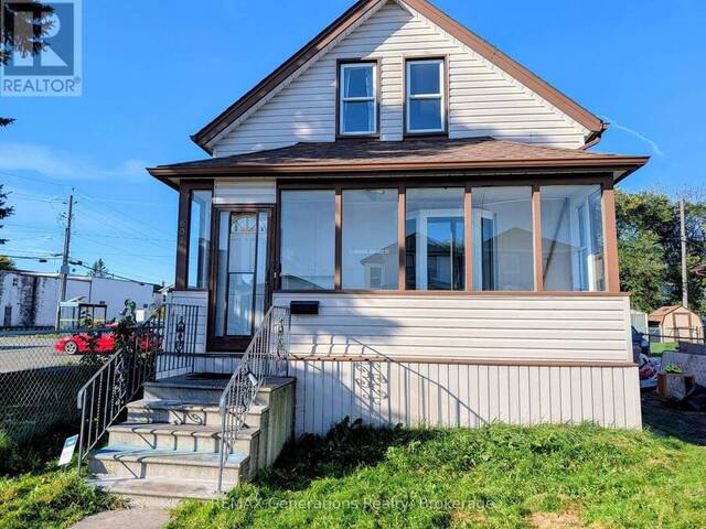 607 MCINTOSH STREET Thunder Bay Ontario, P7C 3A3 - 5 Bedrooms Home For Sale