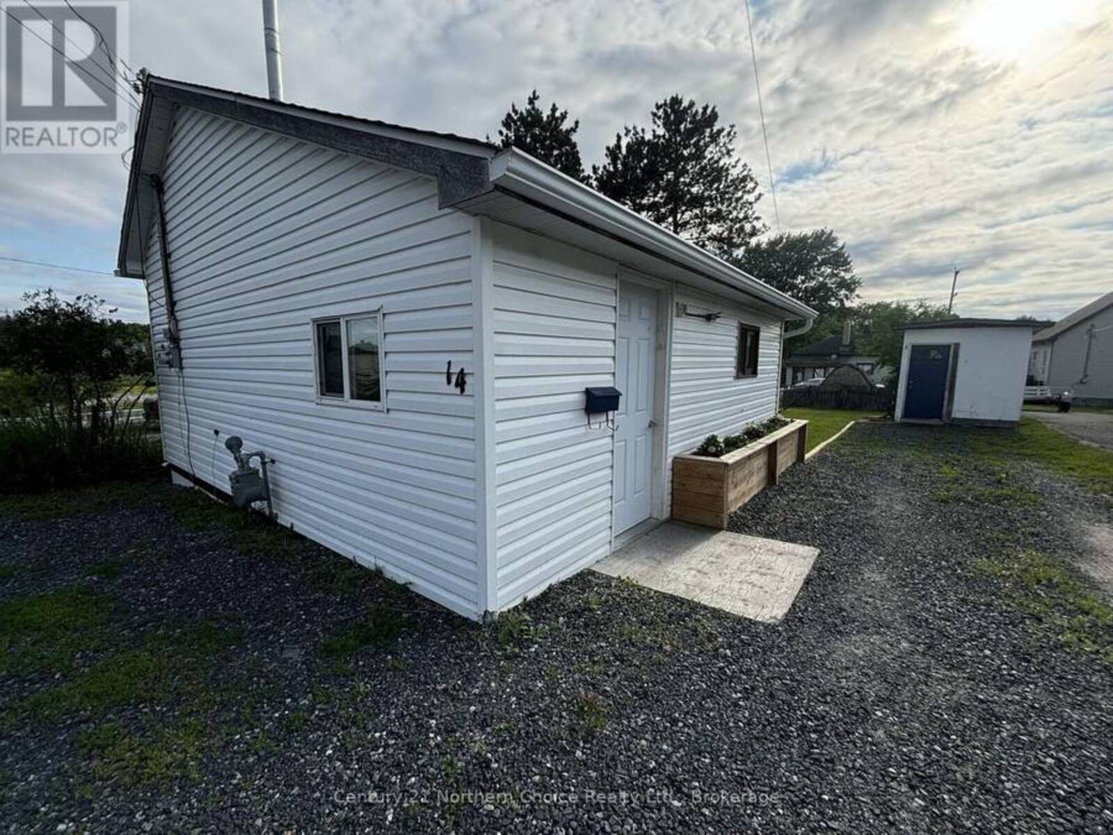 14 SCRAMBLE AVENUE, Kenora, Ontario P9N 3H1