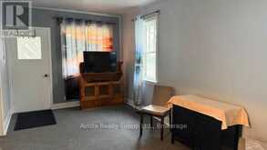 1202 GORE STREET W | Thunder Bay Ontario | Slide Image Twelve