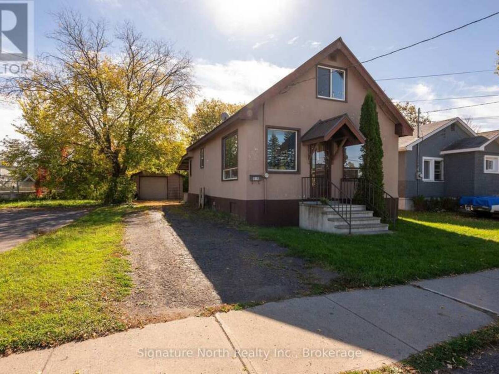 414 NORTHERN AVENUE, Thunder Bay, Ontario P7C 2V6