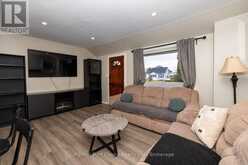 84 PENFOLD STREET | Thunder Bay Ontario | Slide Image Four