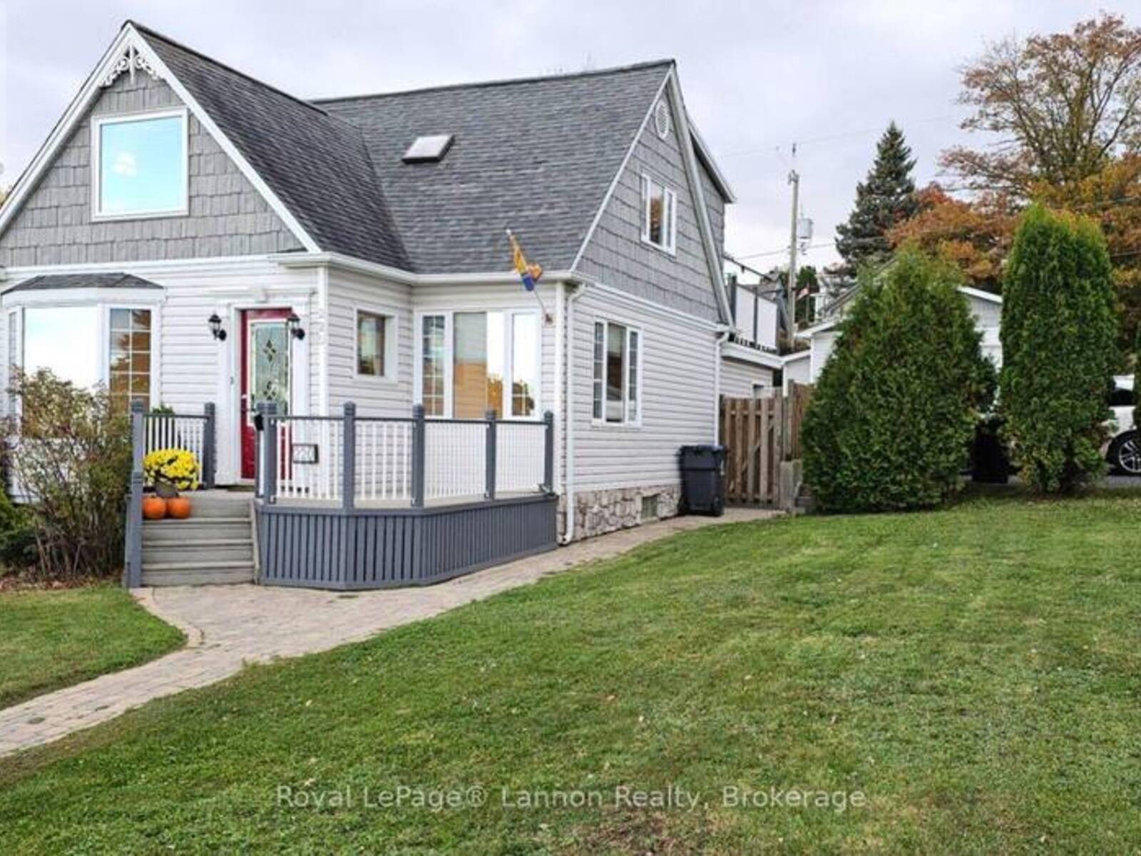 220 HIGH STREET S, Thunder Bay, Ontario P7B 3K7